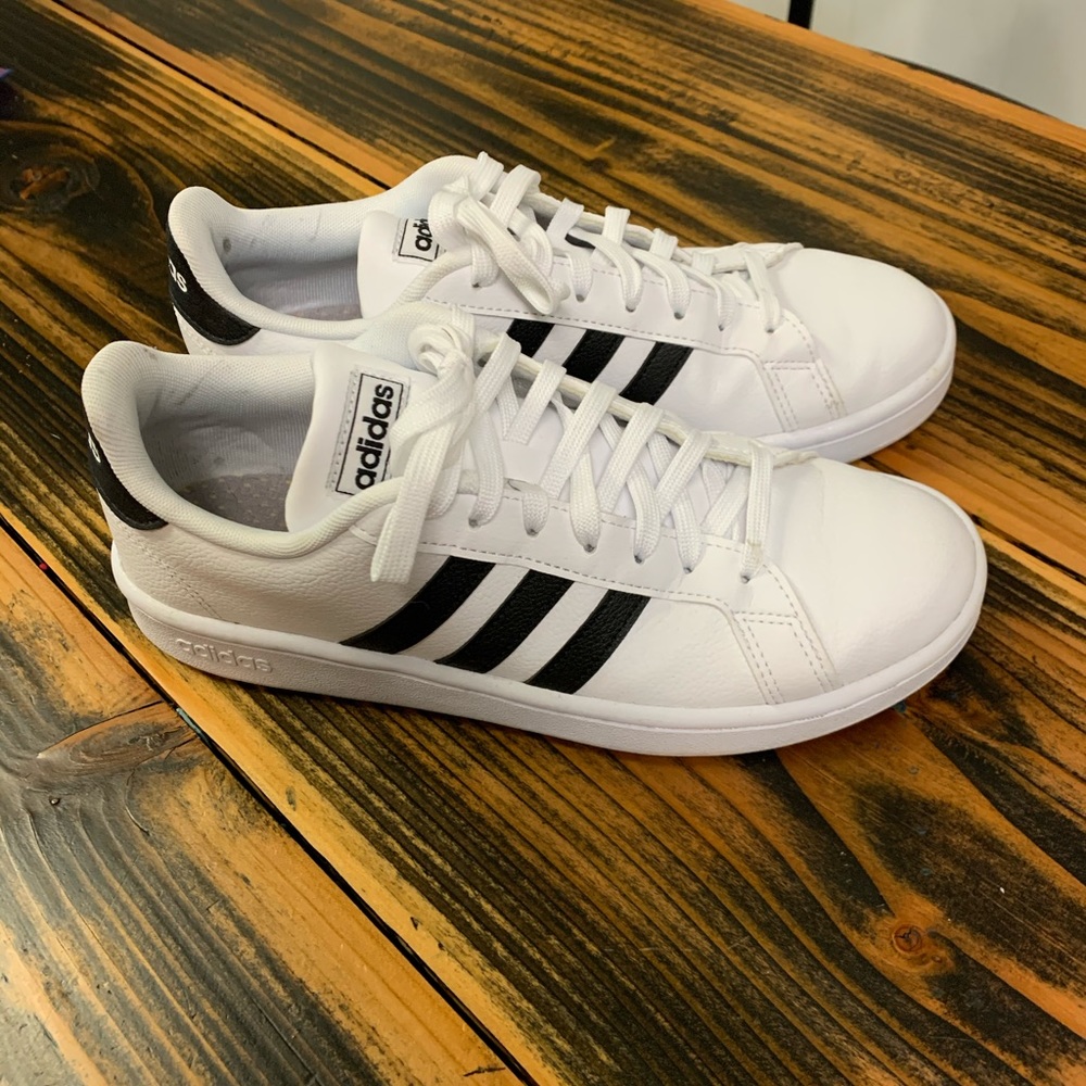 Adidas cloud foam shoes